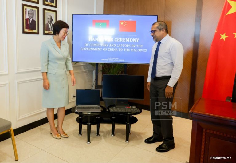 China gifts 80 computers and 20 laptops to Maldives